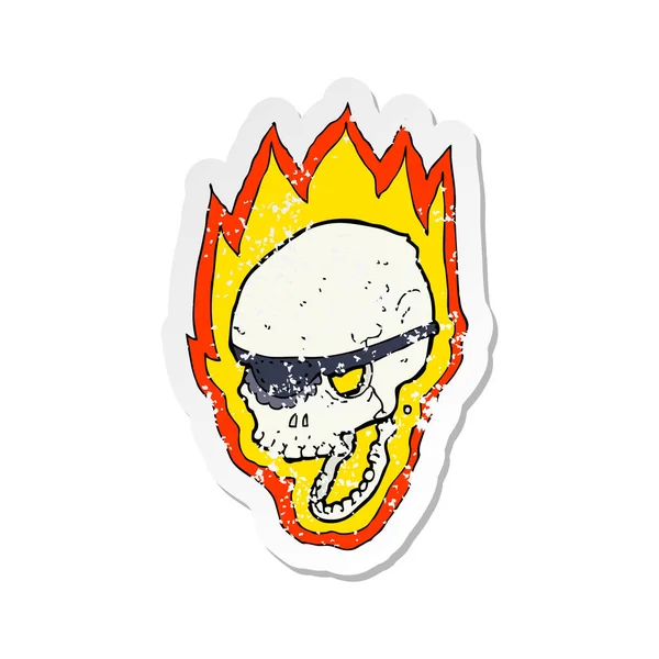 Retro distressed sticker of a cartoon flaming pirate skull — 图库矢量图片