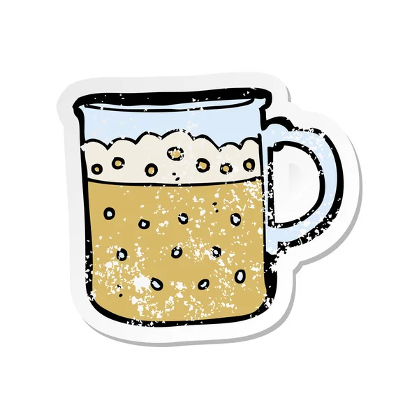 Pegatina Retro Angustiado Una Taza Dibujos Animados Cerveza — Vector de stock