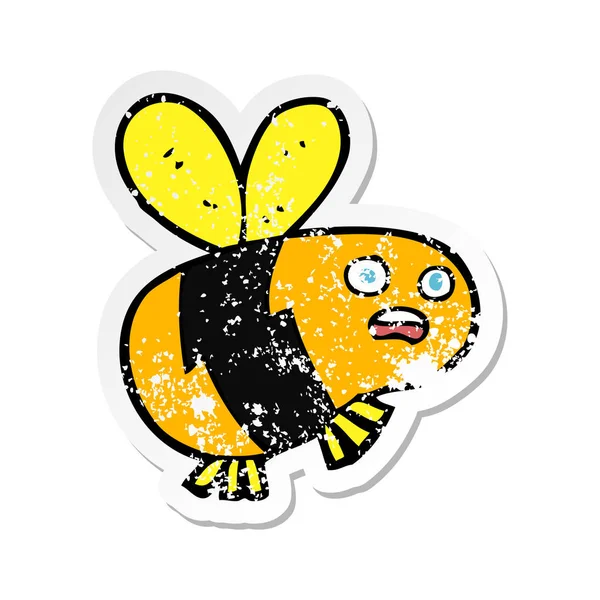 Retro Distressed Nálepka Cartoon Bee — Stockový vektor