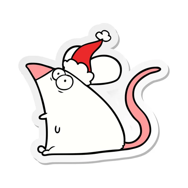 Adesivo cartone animato di un topo spaventato indossando cappello di Babbo Natale — Vettoriale Stock