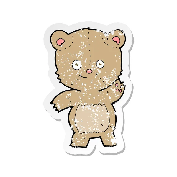 Pegatina retro angustiado de un oso de peluche ondeante de dibujos animados — Vector de stock