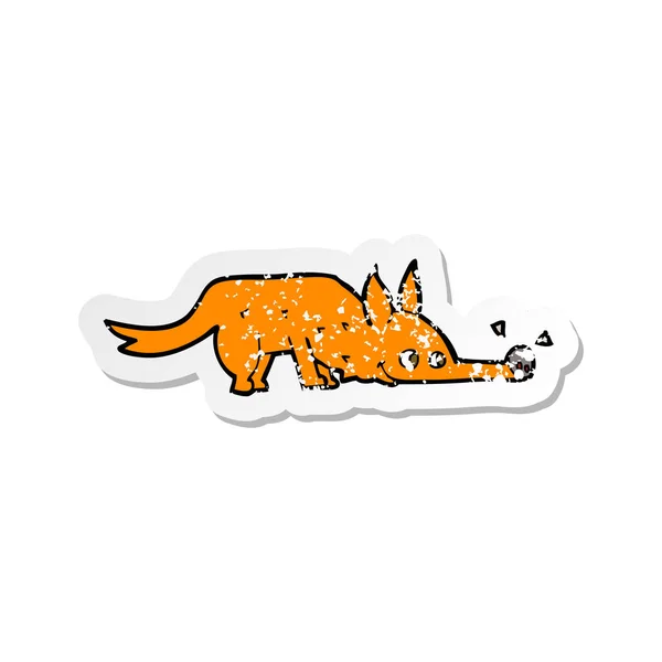 Retro distressed sticker of a cartoon fox sniffing floor — Stock Vector