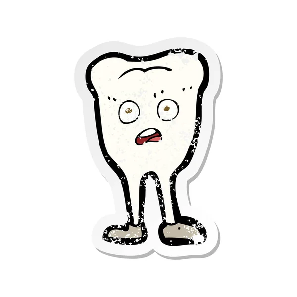 Retro distressed sticker of a cartoon yellowing  tooth — Stock Vector