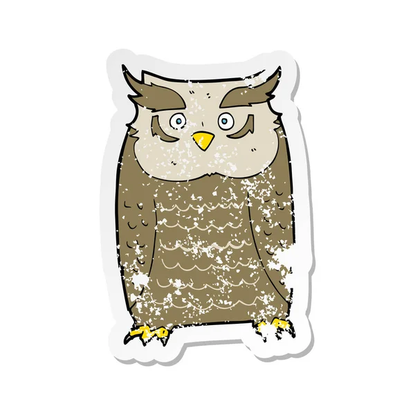 Retro Distressed Sticker Cartoon Owl — Stock Vector