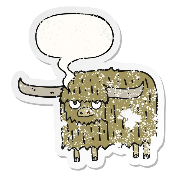 卡通毛茸茸的牛和语音泡沫苦恼贴纸 — 图库矢量图片