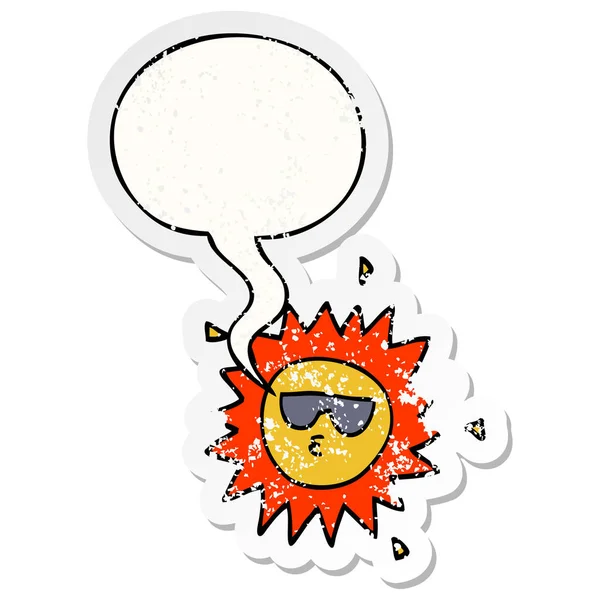 Cartoon sun and speech bubble distressed sticker — Stock Vector