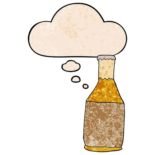 Botella de cerveza de dibujos animados y burbuja de pensamiento en patrón de textura grunge — Vector de stock