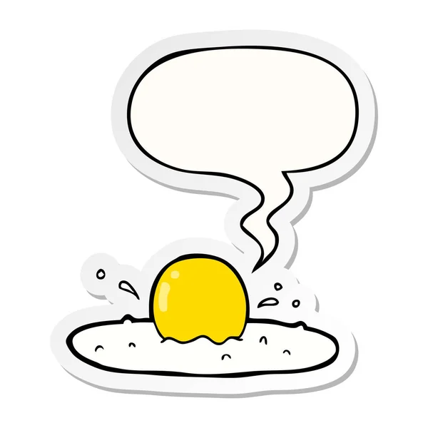 Cartoon fried egg and speech bubble sticker — Stock Vector