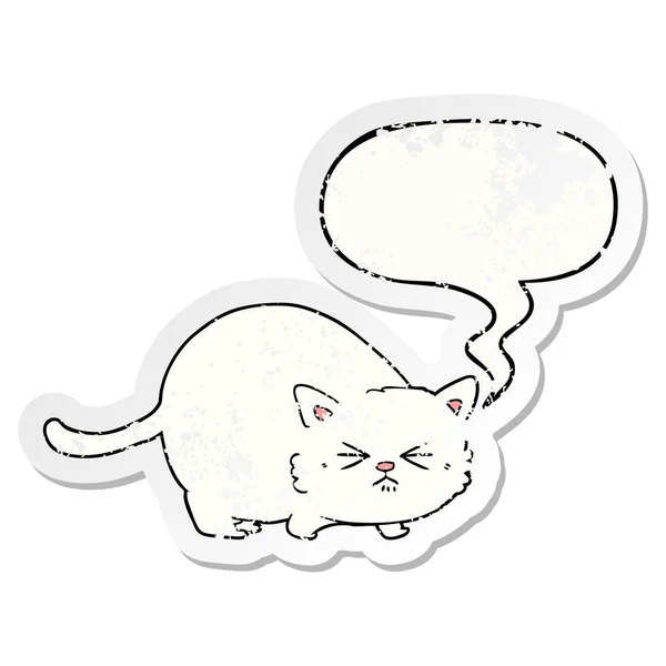 Cartoon angry cat and speech bubble distressed sticker — Stock Vector