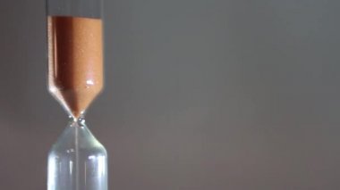 Sarı kum kum saati. Yakın çekim.