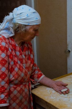 Mutfakta Büyükanne aşçılar köfte