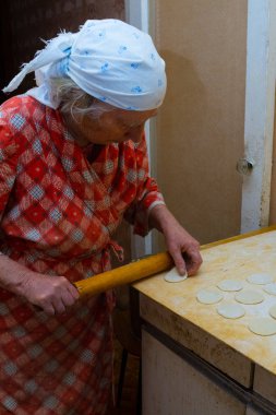 Mutfakta Büyükanne aşçılar köfte