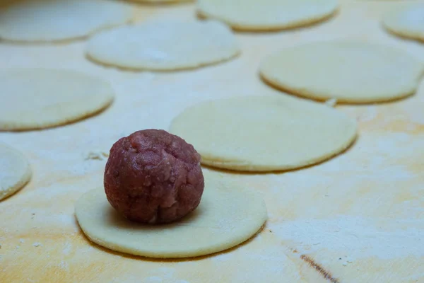 Knödel Kochen Der Heimischen Küche — Stockfoto