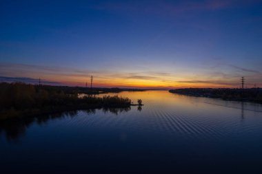 Banliyölerin Sonbahar Panoraması