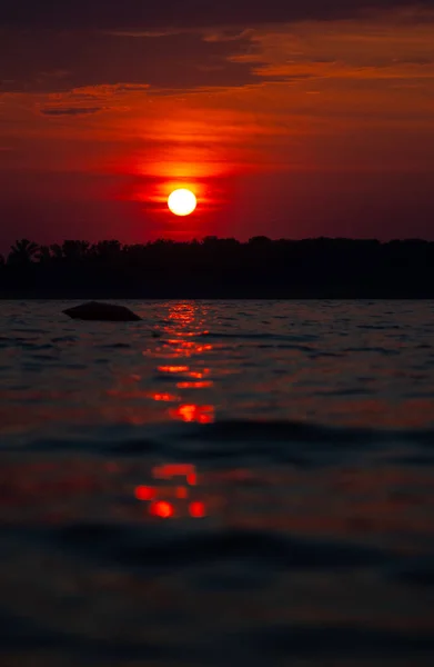 Coucher Soleil Rouge Paysage Fluvial Urbain — Photo