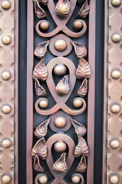 metal kapıları dövme dekoratif işleme öğeleri