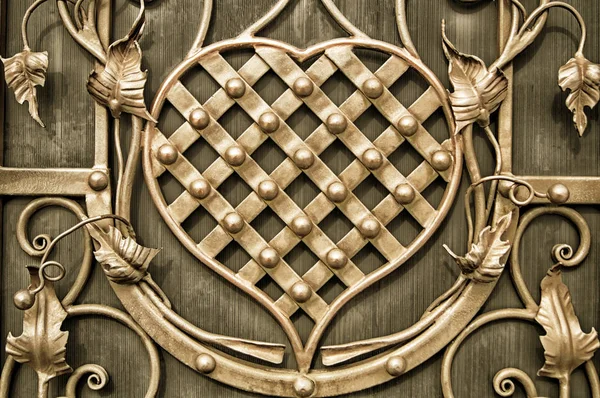 Bir Metal Çit Güzel Dekoratif Dövme Unsurları — Stok fotoğraf