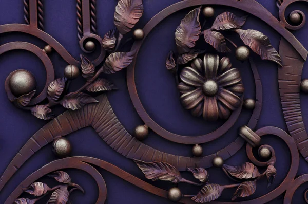 Dekorasyon dövme metal kapılar, renkli güzel öğeleri