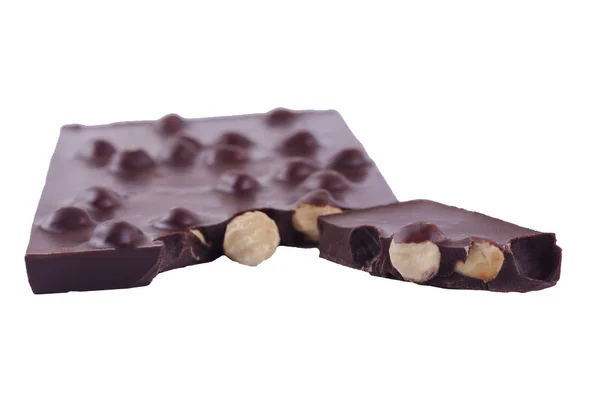 Cioccolato Fondente Con Nocciole Intere Fondo Bianco — Foto Stock