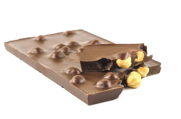 Beyaz Arka Planda Fındıklı Siyah Çikolata — Stok fotoğraf