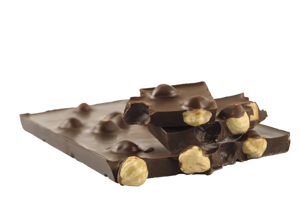Beyaz Bir Arka Plan Üzerinde Fındık Çikolata Parçaları — Stok fotoğraf