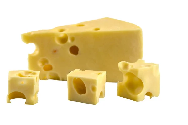分離の白い背景の上の堅いチーズ キューブ — ストック写真