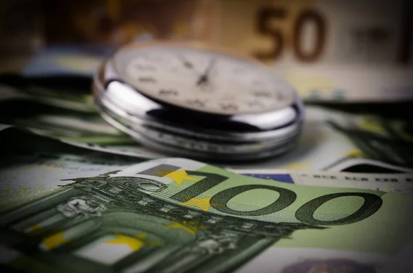 Avrupa para birimi. Zaman para demektir