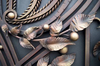 Elite kapıları dövme elemanları ile metal