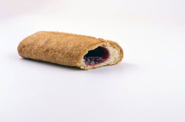 Ahududu reçeli ile bisküvi