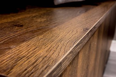 Ev Dekor elemanları ve kahverengi ahşap abinet yapısını modern iç