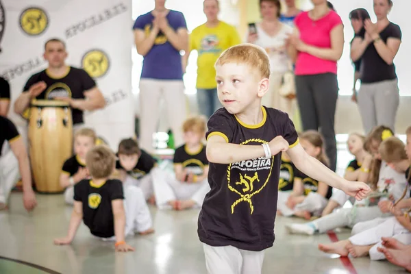 Russia Yaroslavl May 2018 Group People Involved Capoeira Gym Warm — Stock Photo, Image