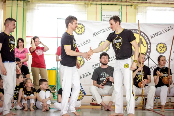 Rusko Jaroslavl Května 2018 Skupina Lidí Zapojených Capoeira Tělocvičně Rozcvičení — Stock fotografie