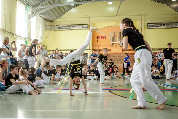 Rusia Yaroslavl Mayo 2018 Grupo Personas Involucradas Capoeira Gimnasio Calientan —  Fotos de Stock