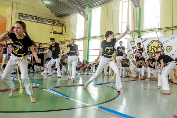 Rusko Jaroslavl Května 2018 Skupina Lidí Zapojených Capoeira Tělocvičně Rozcvičení — Stock fotografie