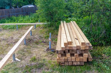 ahşap iç çerçeve binanın altında yeni bir ev inşa mimari konut inşaatı sopa ev çerçeve.