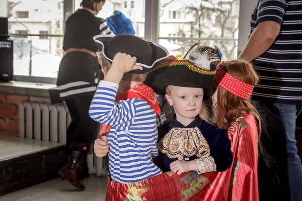 Rússia Yaroslavl Fev 2018 Grupo Feliz Crianças Uma Celebração Aniversário — Fotografia de Stock