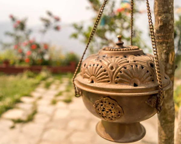 Metal Dhoop Batti Stand Hanging Tree Branch — Stock Photo, Image