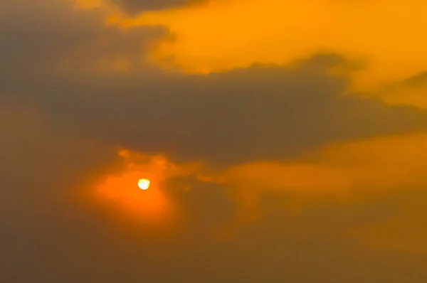 Fotografie Eines Lebendigen Wolkenverhangenen Himmels Der Abenddämmerung Tagsüber Landschaftsstil Nützlich — Stockfoto