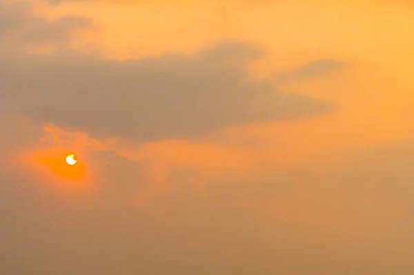 Фотография Яркого Облачного Неба Сумерках Дневных Снимков Ландшафтном Стиле Полезно — стоковое фото