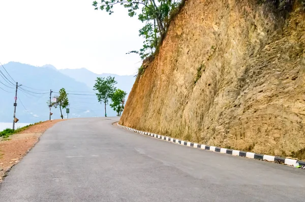 Fotografia Strada Vuota Con Collina Nei Dintorni Vicino Lago Pokhara — Foto Stock