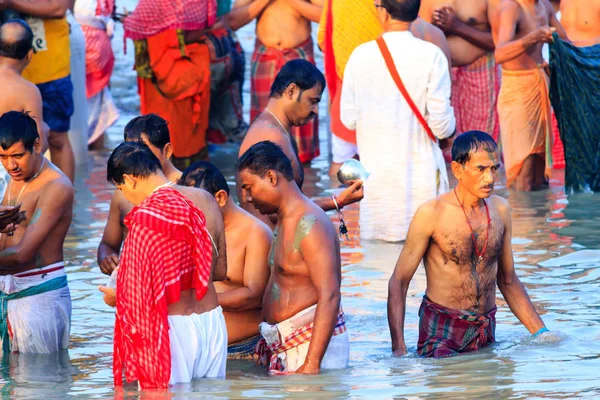 Haridwar Índia Janeiro 2016 Devotos Dando Mergulho Sagrado Har Pauri — Fotografia de Stock