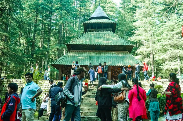 Manali India Dicembre Turista Vieni Vedere Sacro Tempio Hidimda Devi — Foto Stock