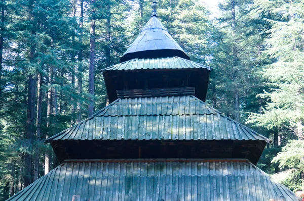 神圣的 Hidimda Devi 寺位于 Shimla Kullu Himachal Pradesh 印度北部 喜马拉雅地区木制建筑的著名景观 — 图库照片