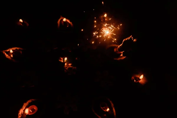 Diwali Nin Festival Sezonunda Diya Oil Lambaları Nın Üzerinde Yanan — Stok fotoğraf