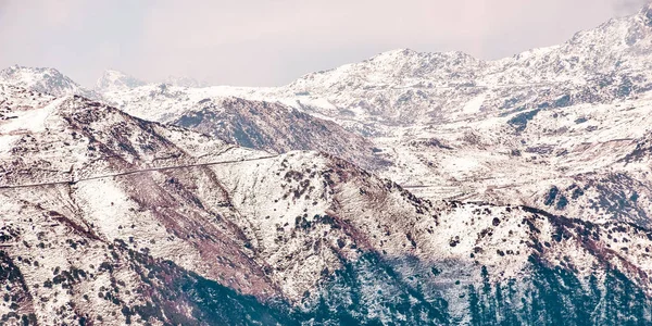 Montaña Kanchenjunga Con Densas Nubes Dispersas Parte Superior Hermoso Paisaje — Foto de Stock