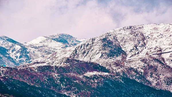 Kanchenjunga Hegy Szétszórt Vastag Felhőkkel Tetején Gyönyörű Táj Háttér Fotózás — Stock Fotó