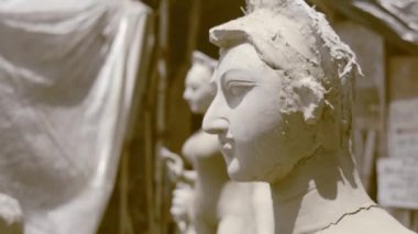 Maa Durga bitmemiş Sanat modeli. Tanrıça Durga heykel yaklaşan ünlü Durga Pooja Kutlama sırasında kilden yapılmış. Kumartuli, Kalküta Kolkata, Batı Bengal, Hindistan'daki potter stüdyosundan alındı.