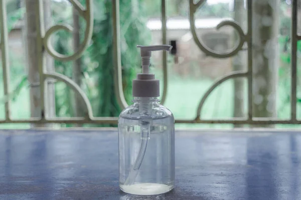 Een Refillable Transparant Empty Hand Washing Sanitizer Pomp Glass Bottle — Stockfoto