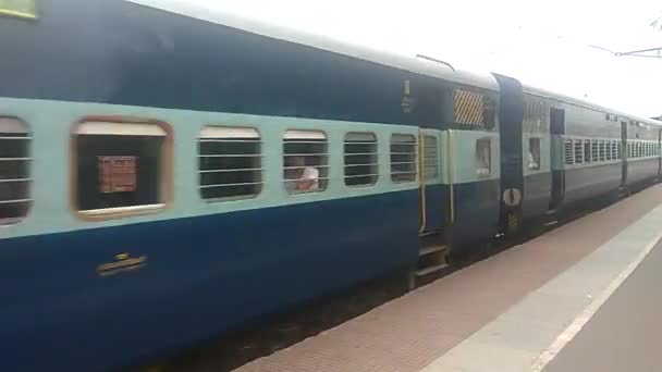 Duża Prędkość Superfast Sealdah Rampurhat Intercity Express Pociąg Numer 12373 — Wideo stockowe