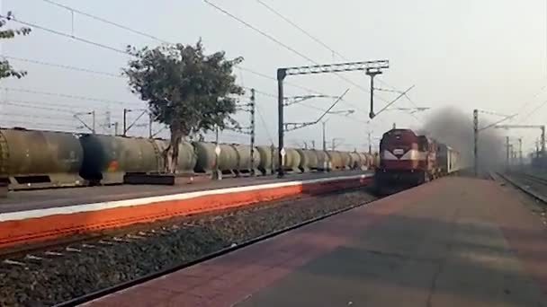 Hochgeschwindigkeitszüge Des Superschnellen Shatabdi Express Intercity Sind Flaggschiffe Der Indian — Stockvideo